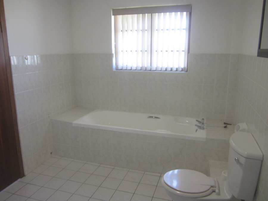 To Let 4 Bedroom Property for Rent in Shelley Point Western Cape
